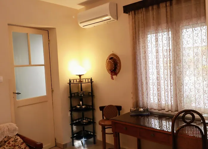 Vakantiehuis Orfeas Home/detached House 74m2,parking&yard