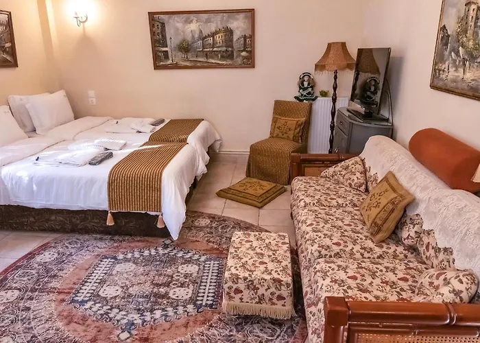 Orfeas Home/detached House 74m2,parking&yard Vakantiehuis Volos