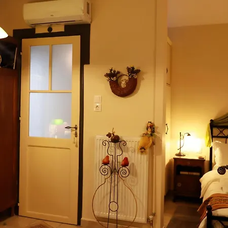 Orfeas Home/detached House 74m2,parking&yard Holiday home