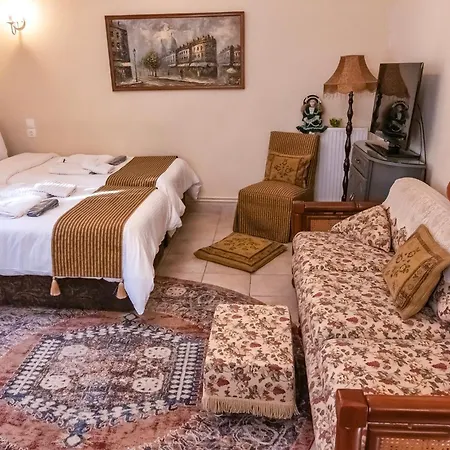 Orfeas Home/detached House 74m2,parking&yard Holiday home Volos