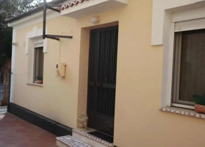 Orfeas Home/detached House 74m2,parking&yard Case de vacanță *